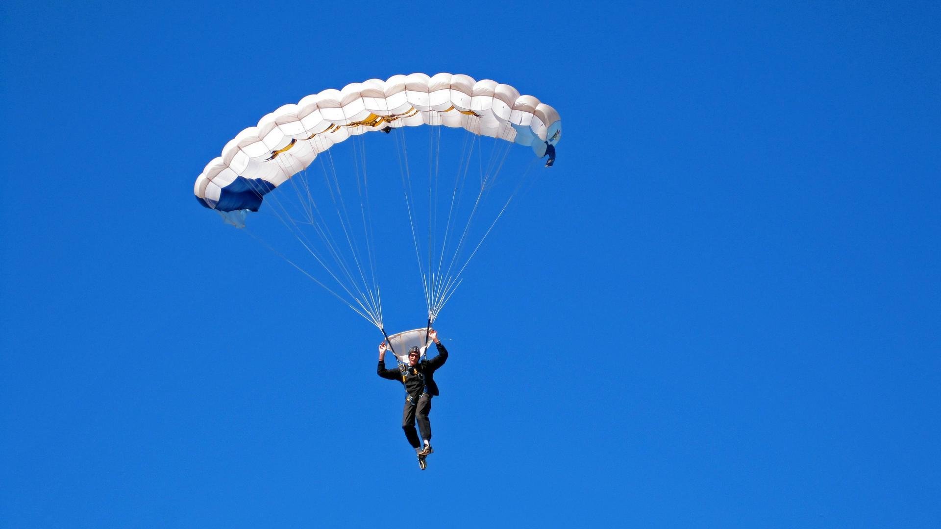 “牛仔3K亲子跑:香港赛道上的家庭欢乐时光”